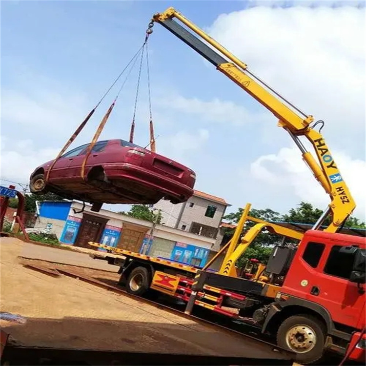 乐山吊车吊汽车的正确方法